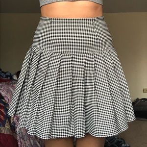 Worn once. S, Black and white, high rise skirt.